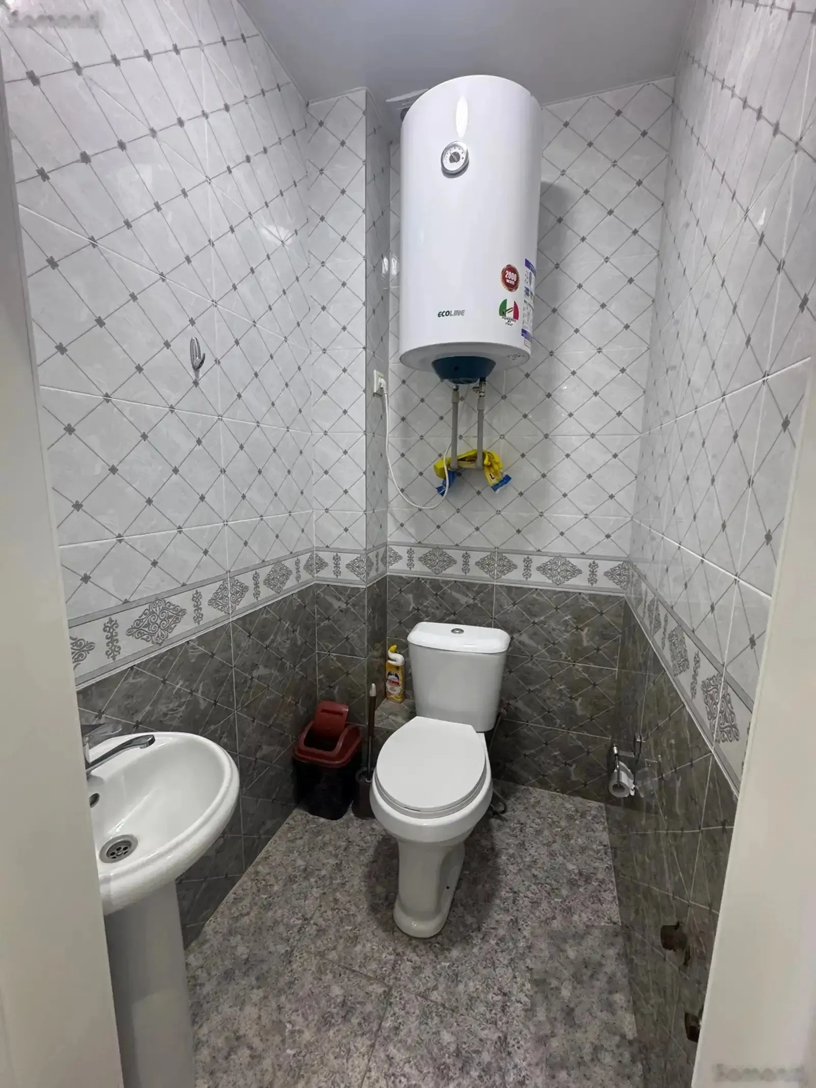 2-комн. квартира, 2 этаж, 110м², Исмоили Сомони, кучаи Шодмони