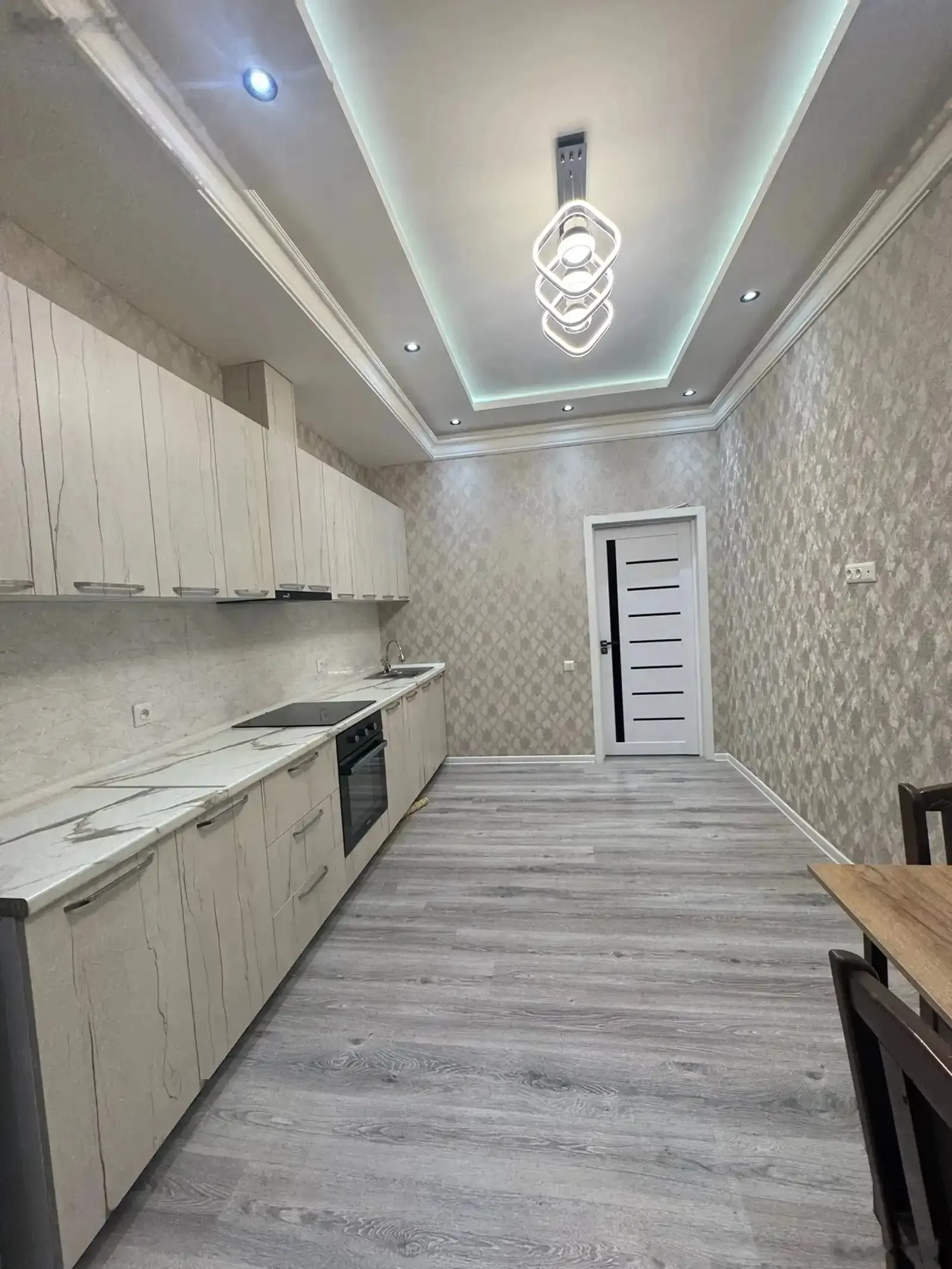 2-комн. квартира, 2 этаж, 110м², Исмоили Сомони, кучаи Шодмони