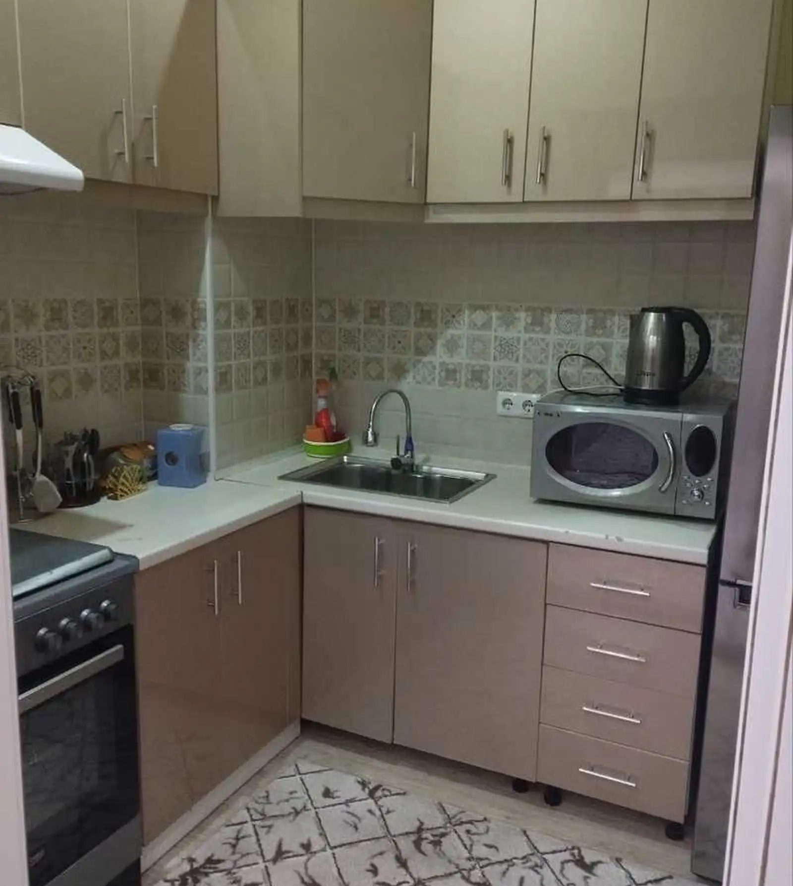2-комн. квартира, 16 этаж, 60м², Шохмансур Ру баруи Садбарг дом книжный мир Гелос