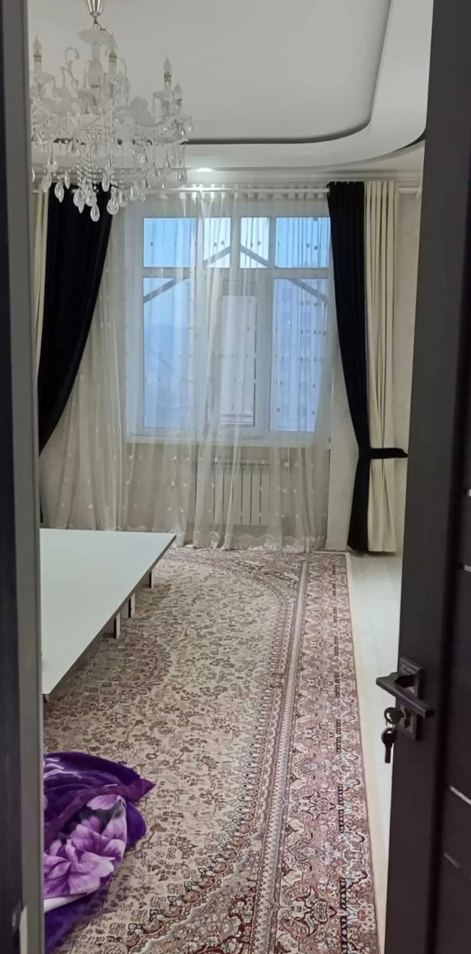 2-комн. квартира, 18 этаж, 125м², Маладёжний театр