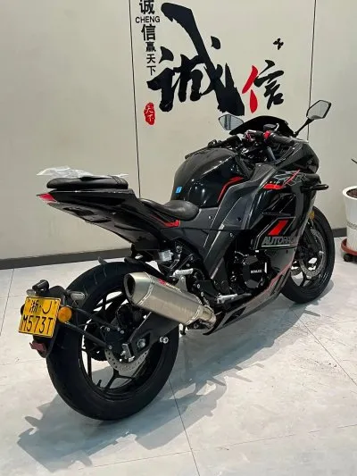 Мотоцикл Dugati 400 cc