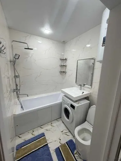 3-комн. квартира, 4 этаж, 100м², 102 мкр