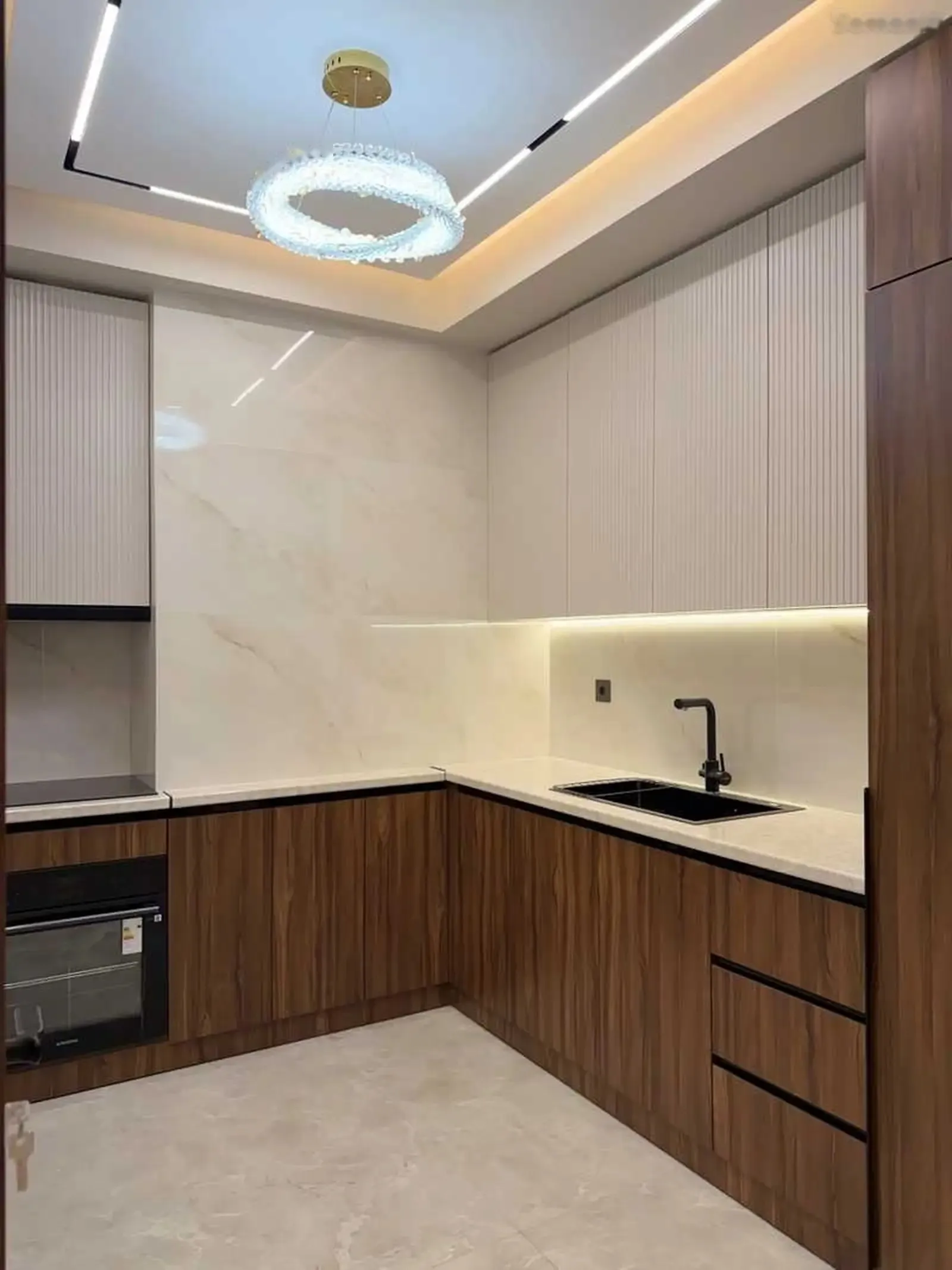 2-комн. квартира, 18 этаж, 55м², Дом печати