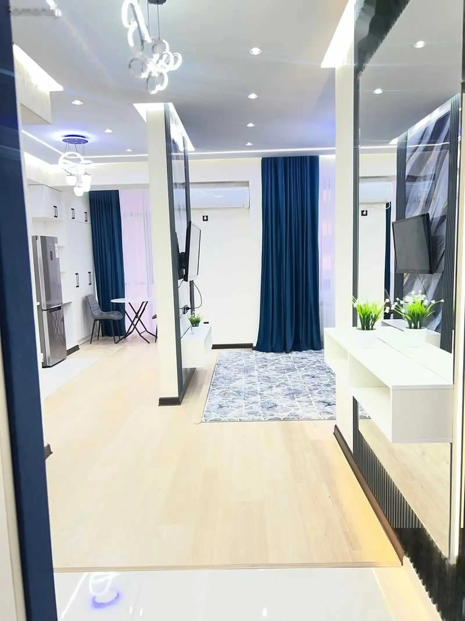 2-комн. квартира, 9 этаж, 50м², Овир, Гранд отель