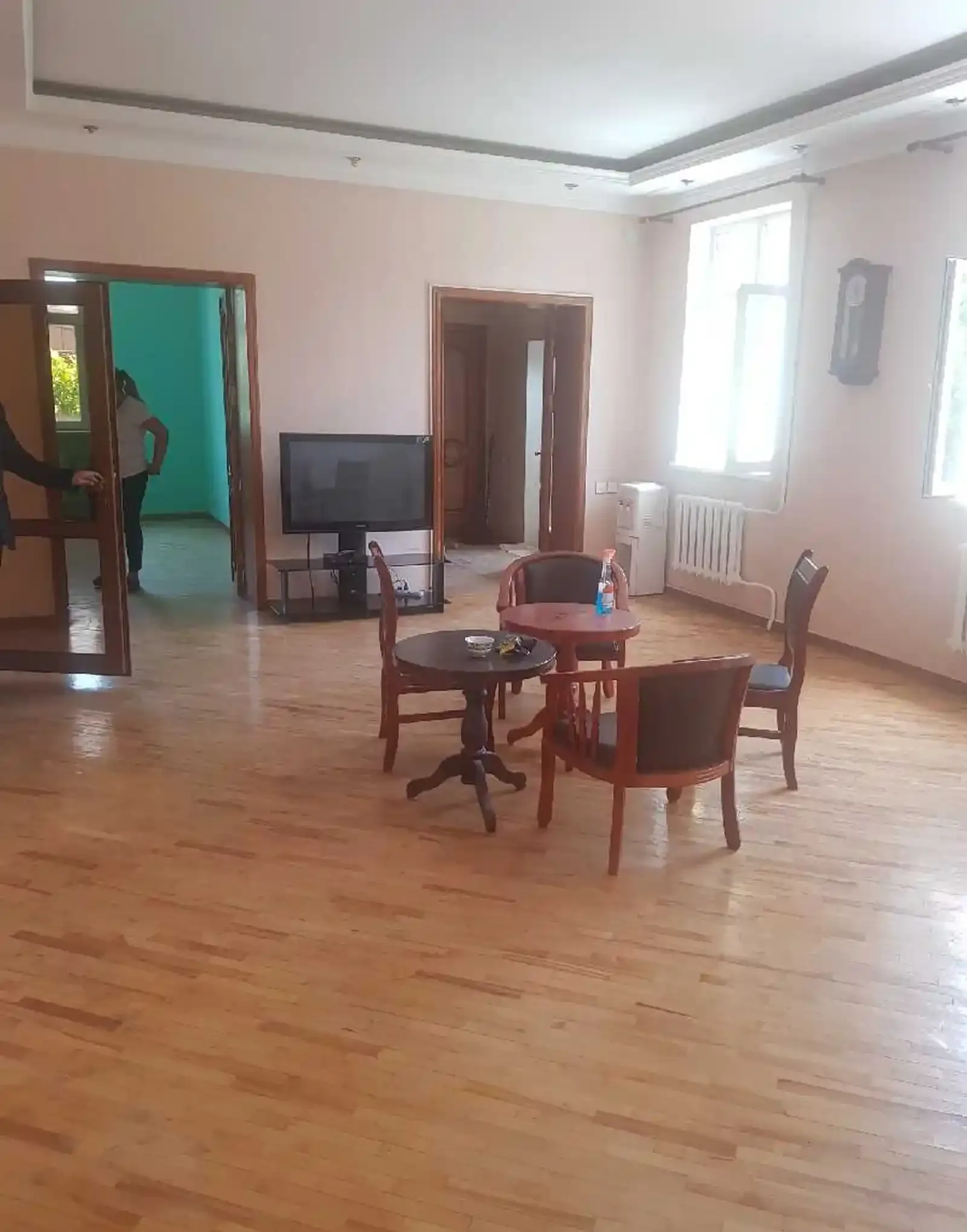 3-этажный, 12 комнатный дом, 700 м², Сомони