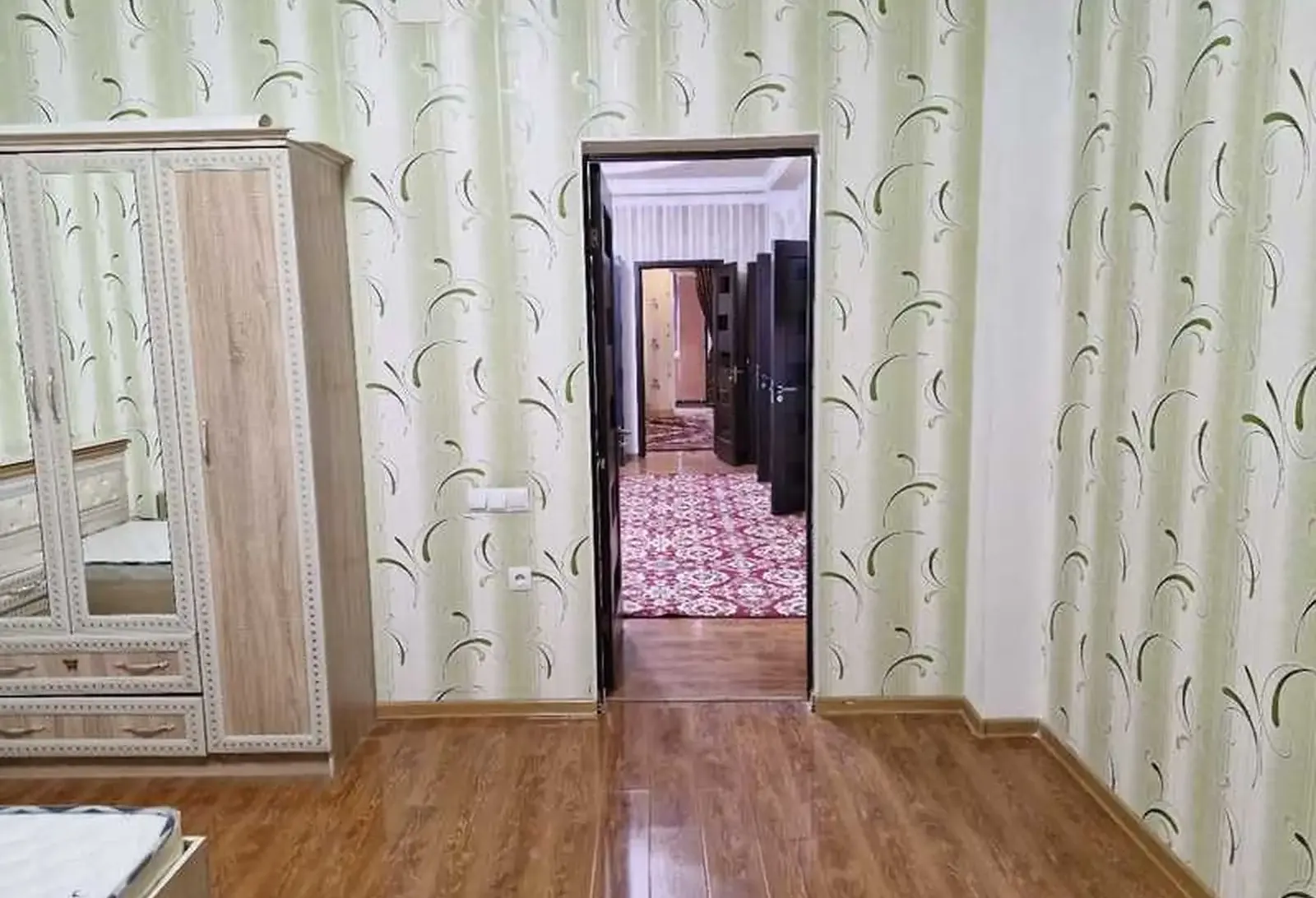 4-комн. квартира, 4 этаж, 142м², 92 мкр