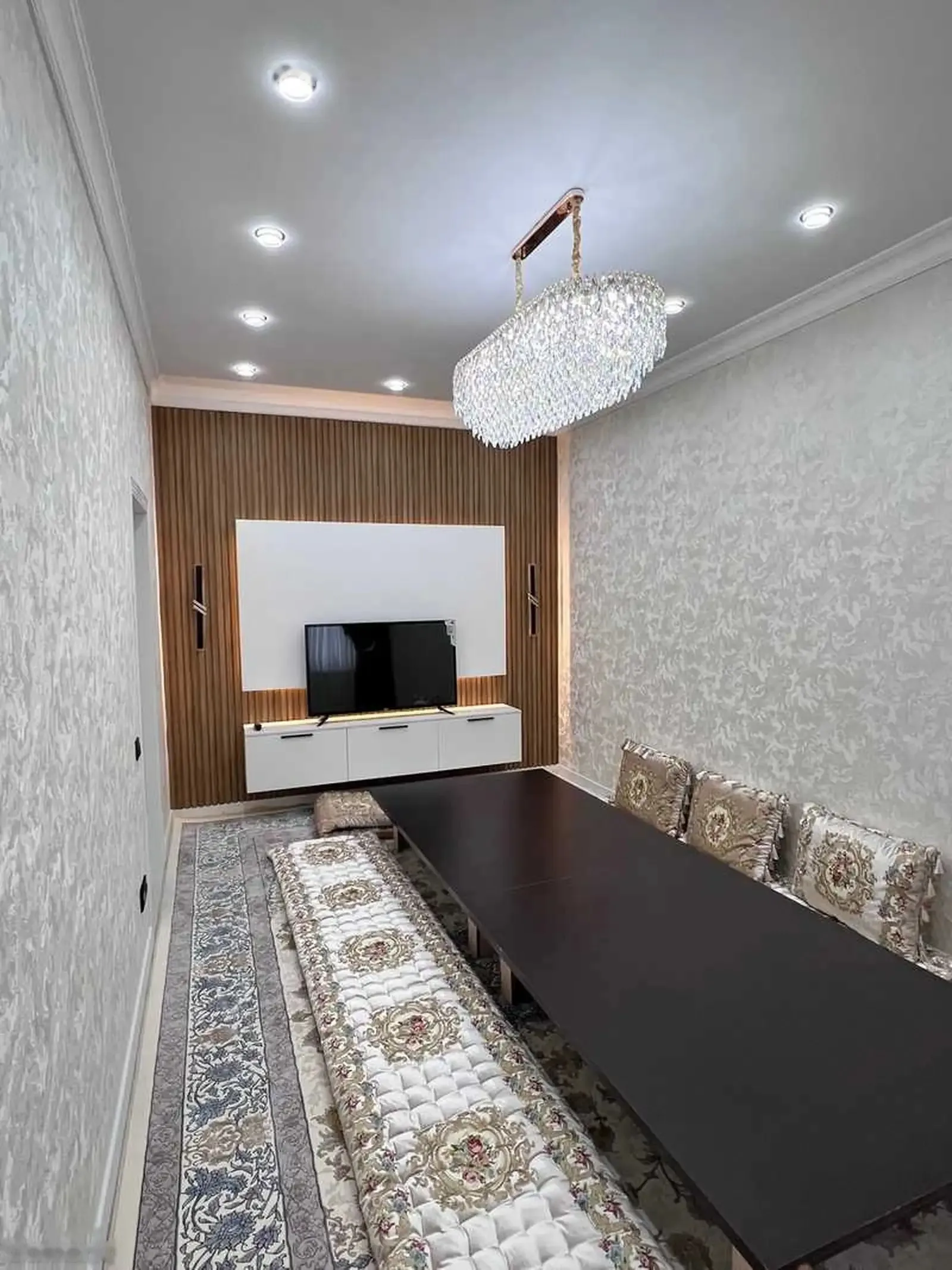 2-комн. квартира, 11 этаж, 65м², боги ботаники