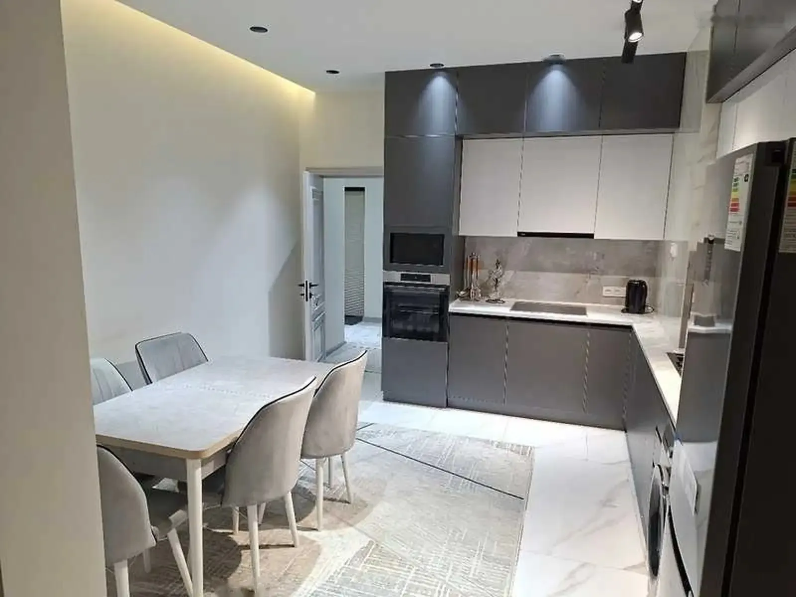 2-комн. квартира, 12 этаж, 80м², Повороти Аэрапорт