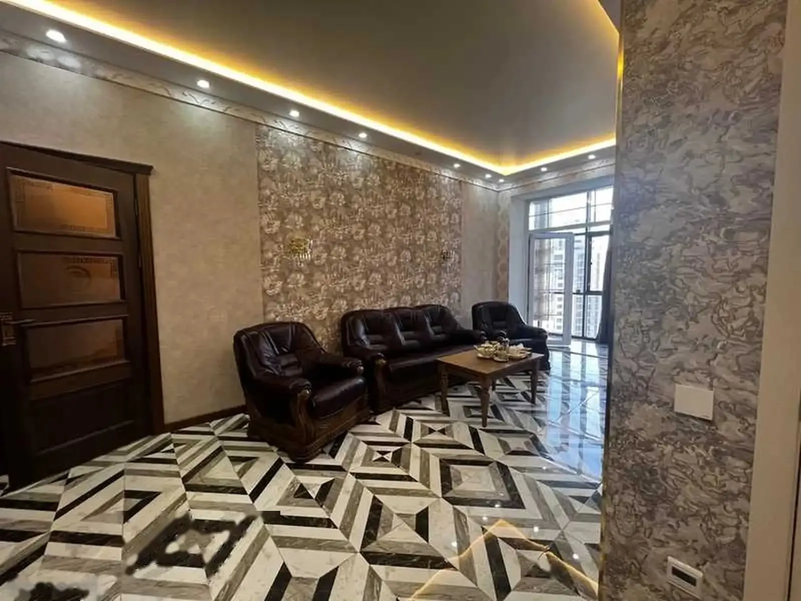 1-комн. квартира, 17 этаж, 75 м², ОВИР