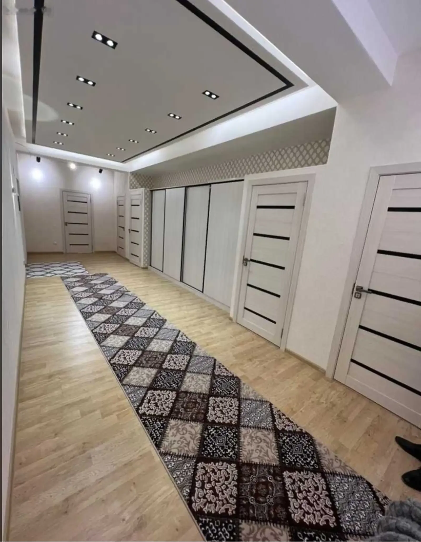 3-комн. квартира, 3 этаж, 120м², Ориёнбонк главный