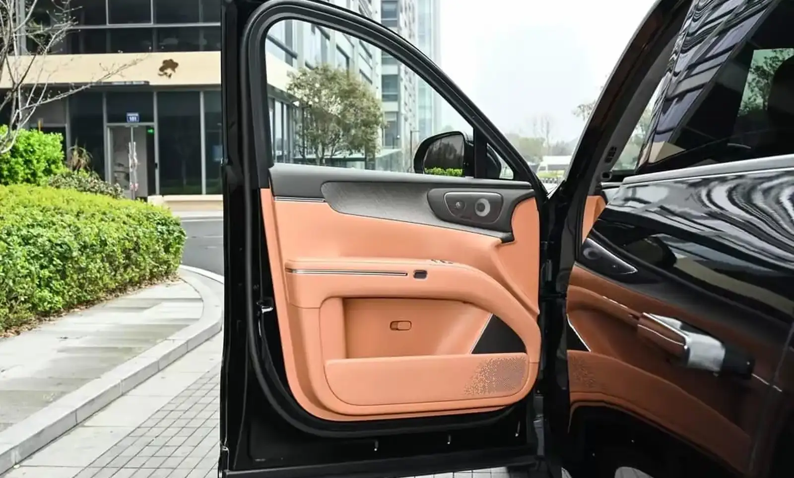 Leapmotor C16,