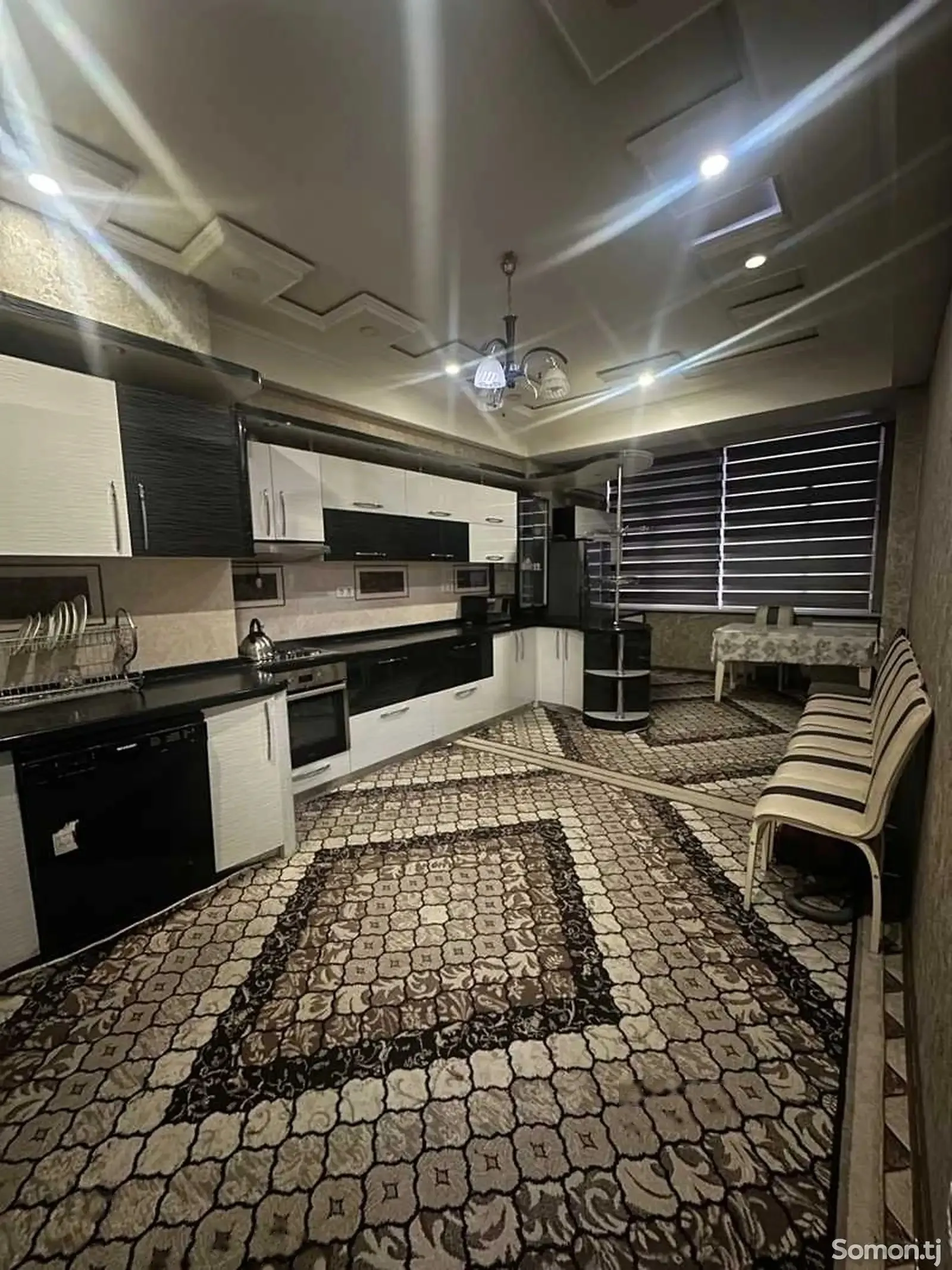 3-комн. квартира, 3 этаж, 133м², Пайкари Дом печат