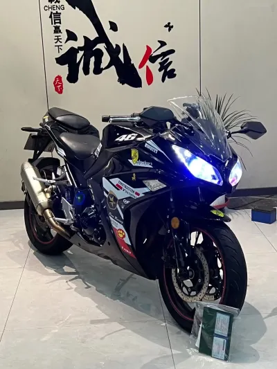 Мотоцикл Kawasaki 400 cc
