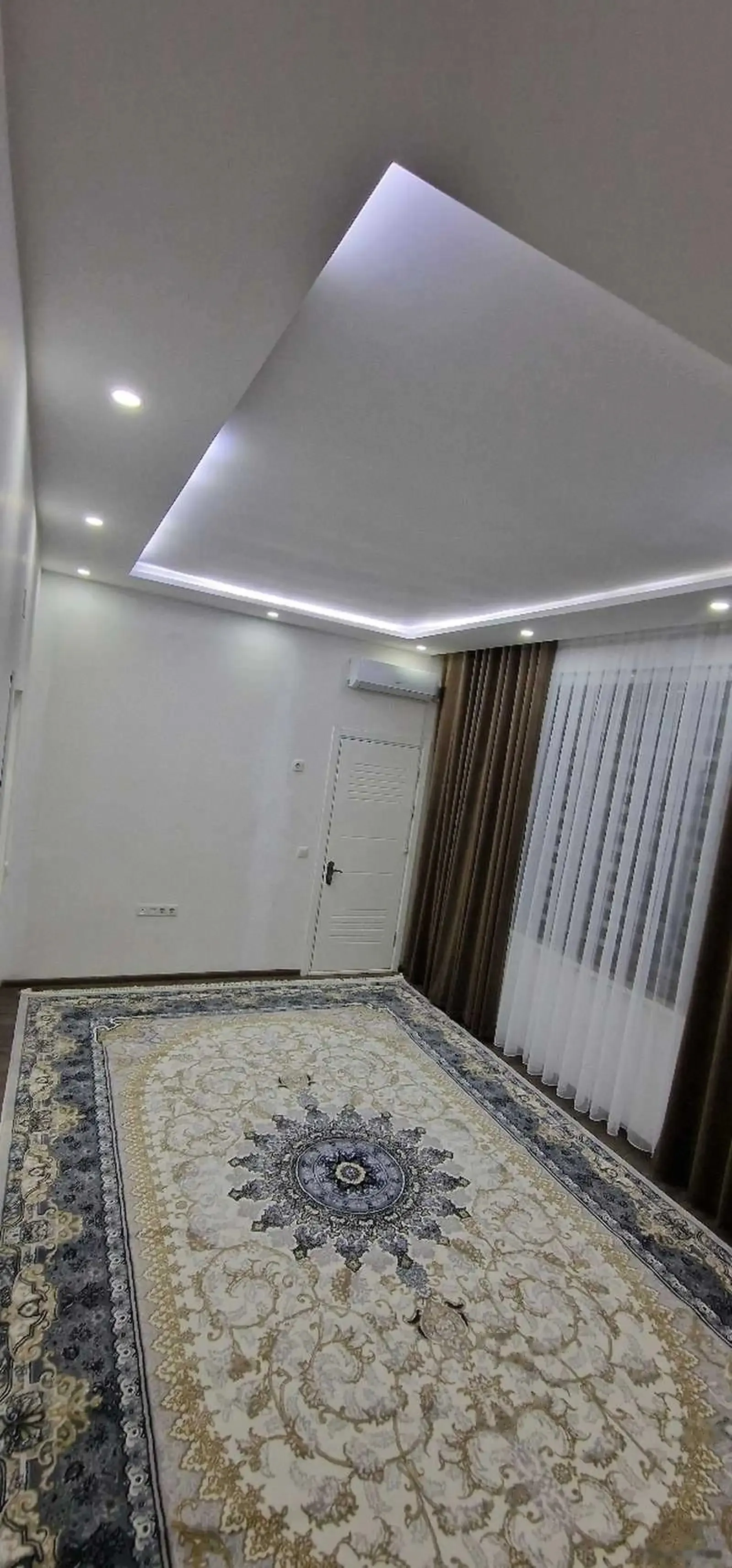 3-комн. квартира, 12 этаж, 125м², 102мкр