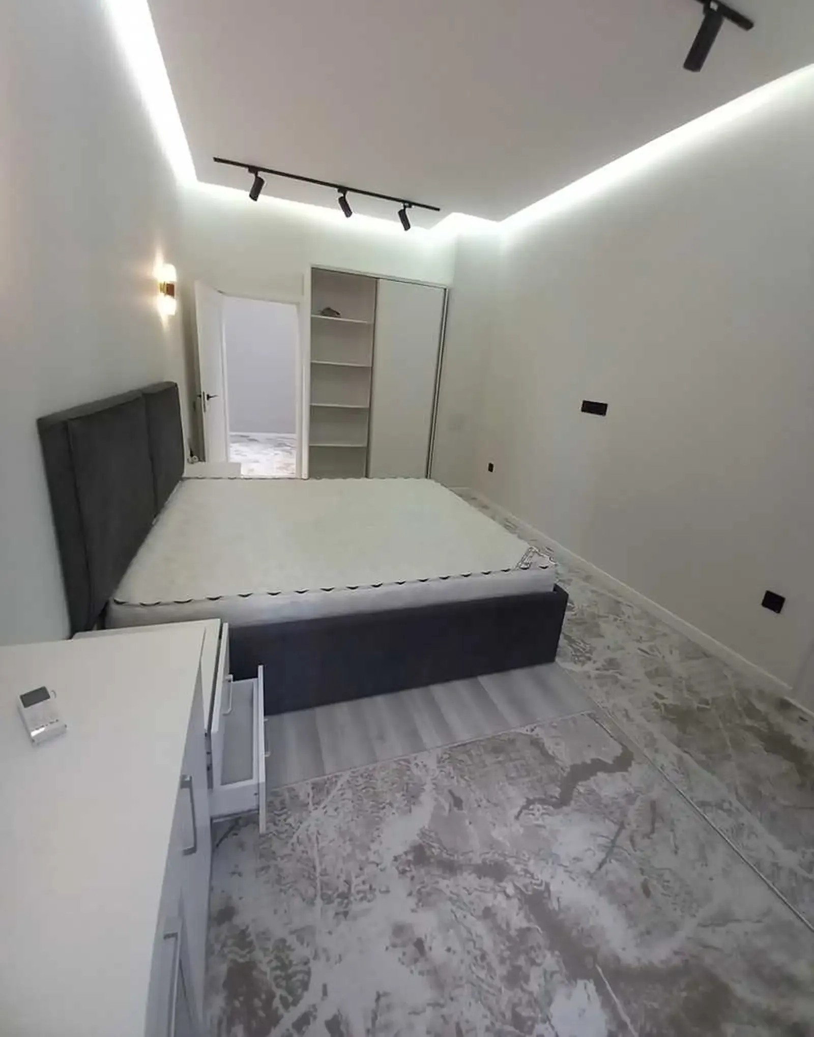 2-комн. квартира, 11 этаж, 75м², Овир, Славянский