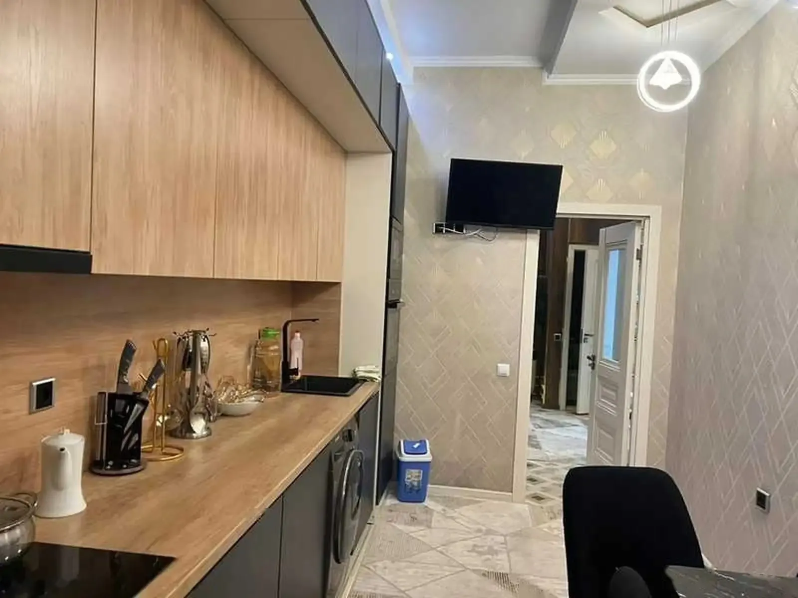 3-комн. квартира, 1 этаж, 100м², Сино