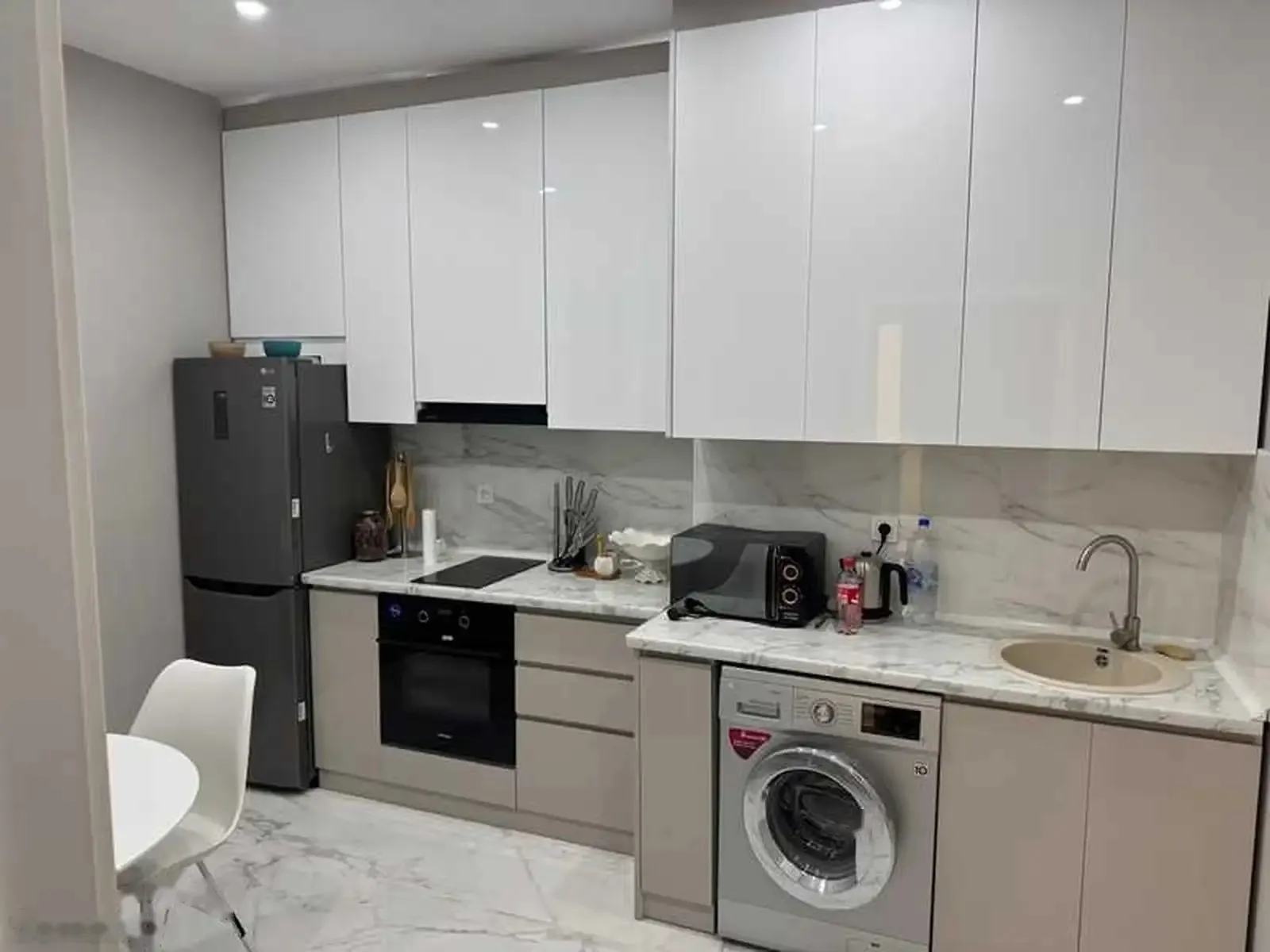 2-комн. квартира, 10 этаж, 68м², Шохмансур
