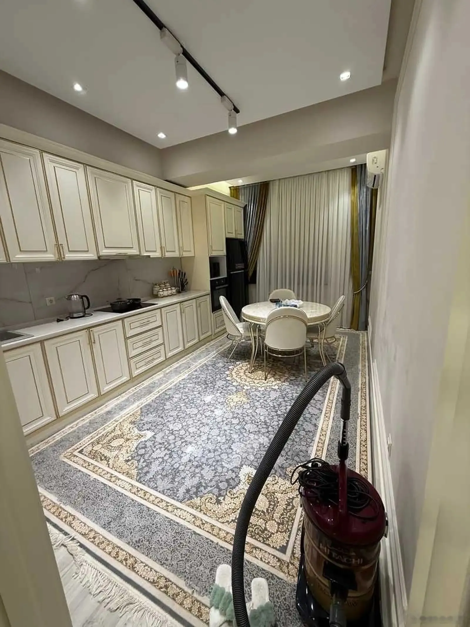 3-комн. квартира, 9 этаж, 100м², Скорый