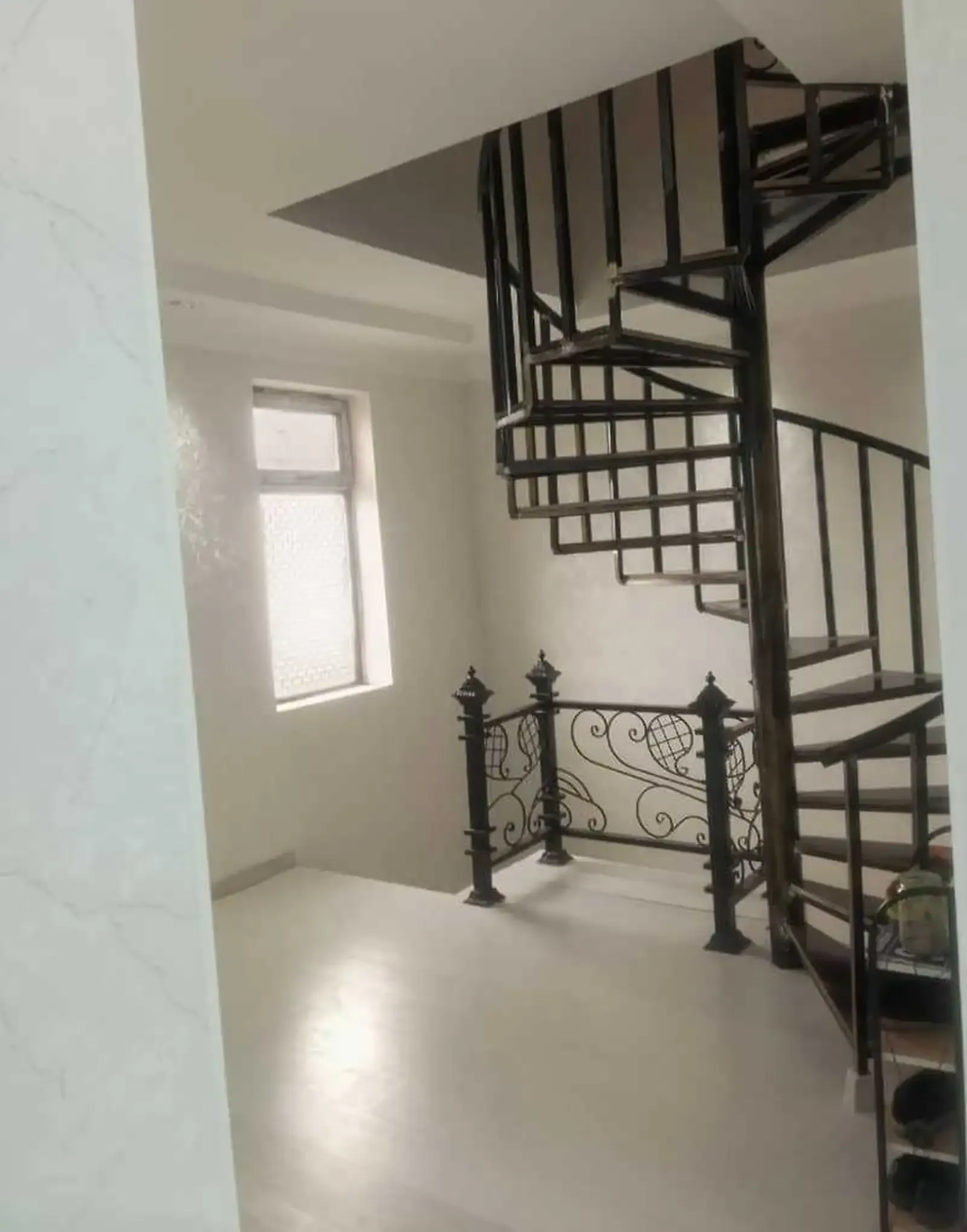 3-этажный, 6 комнатный дом, 250 м², Сино