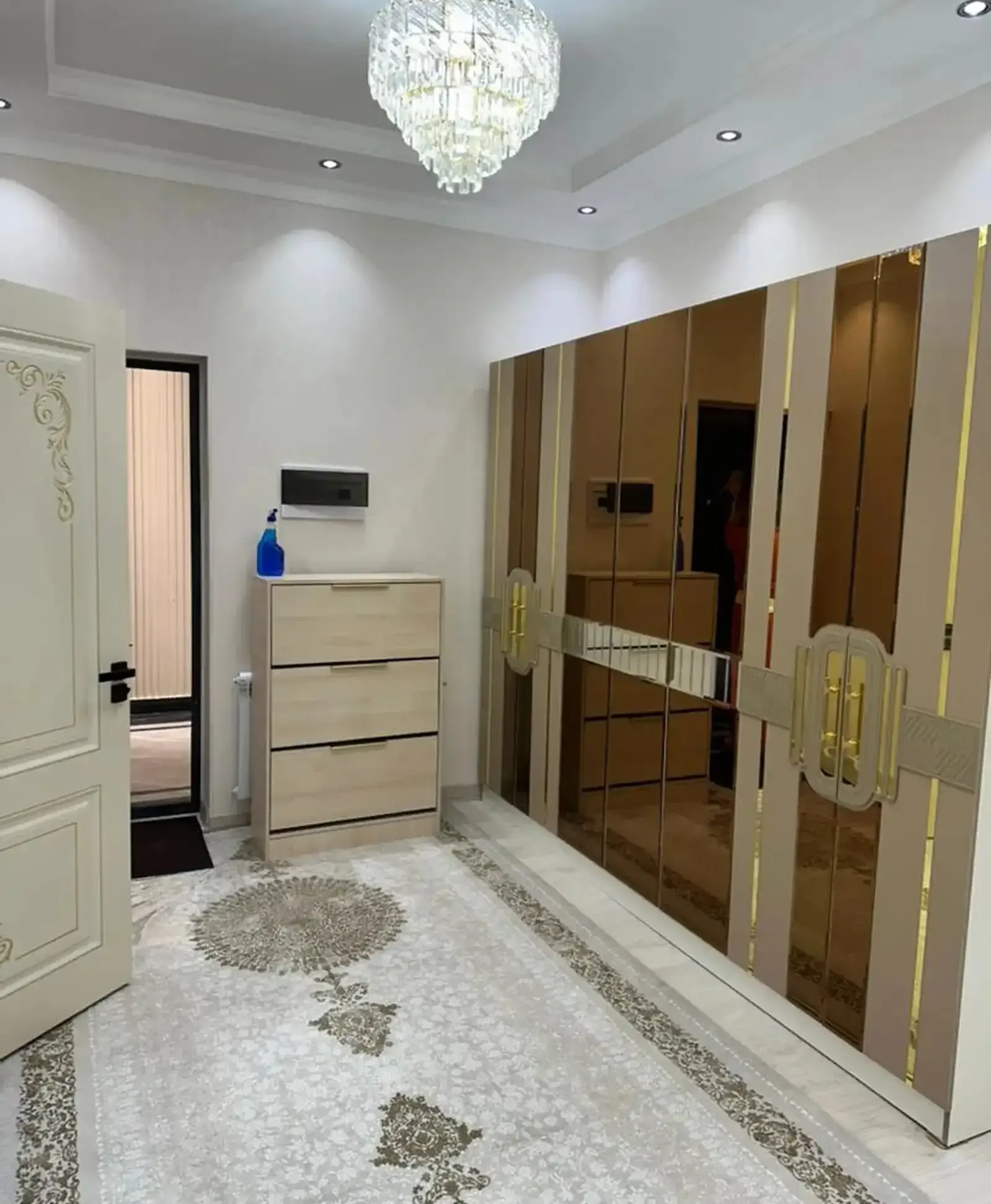 2-комн. квартира, 5 этаж, 82м², ОВИР