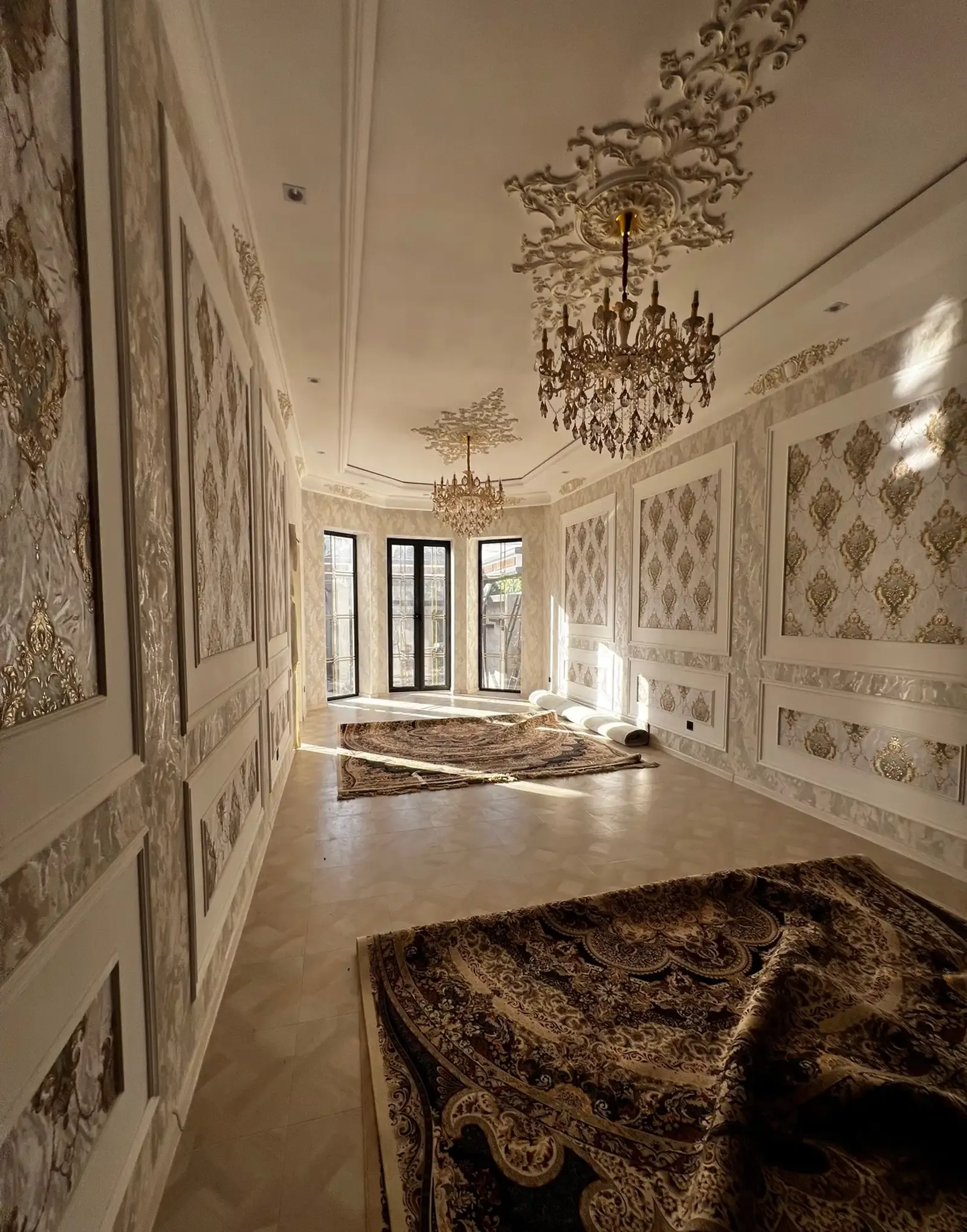 3-этажный, 12 комнатный дом, 830 м², Ашан