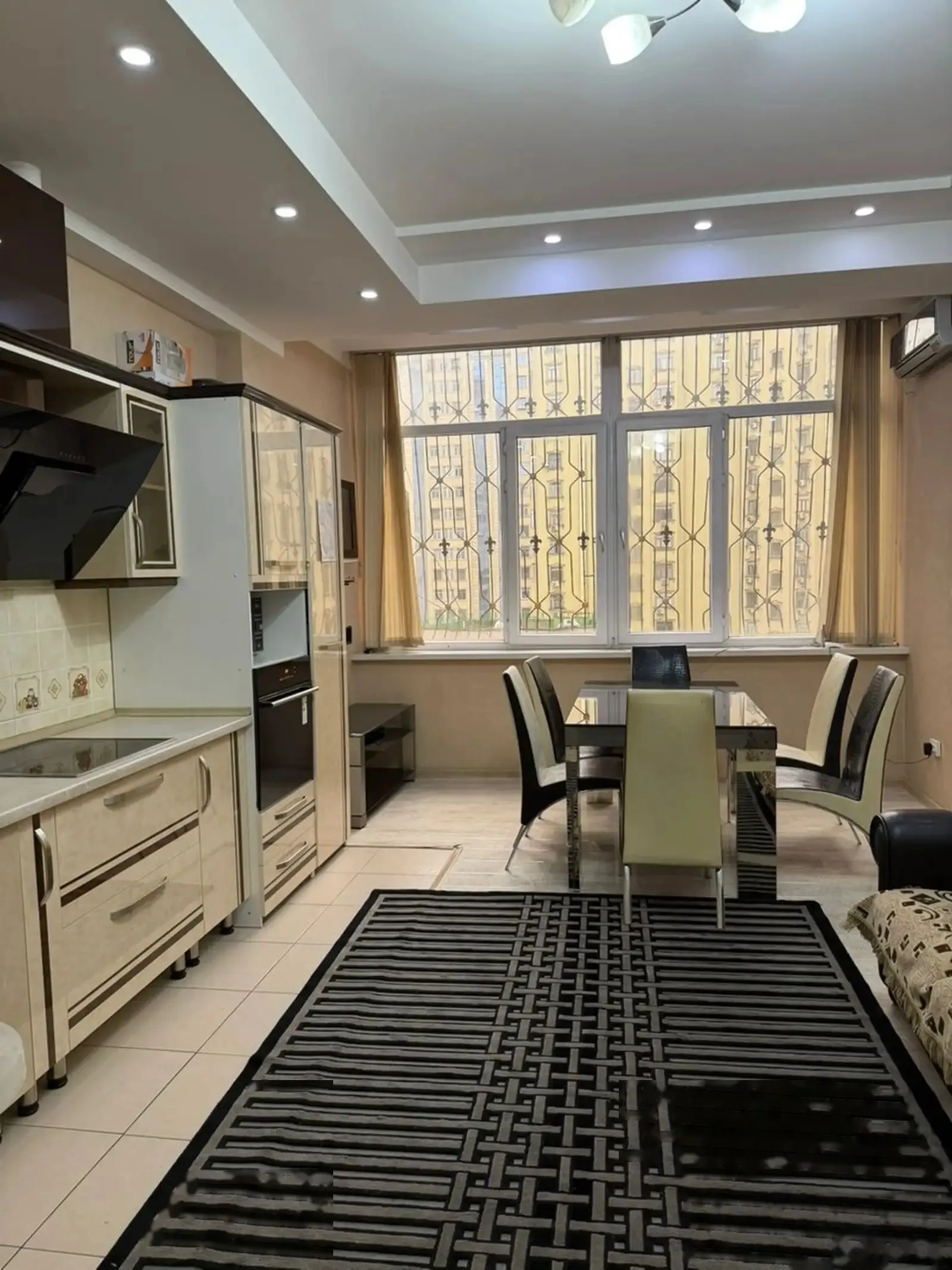 2-комн. квартира, 5 этаж, 110м², Дом печати