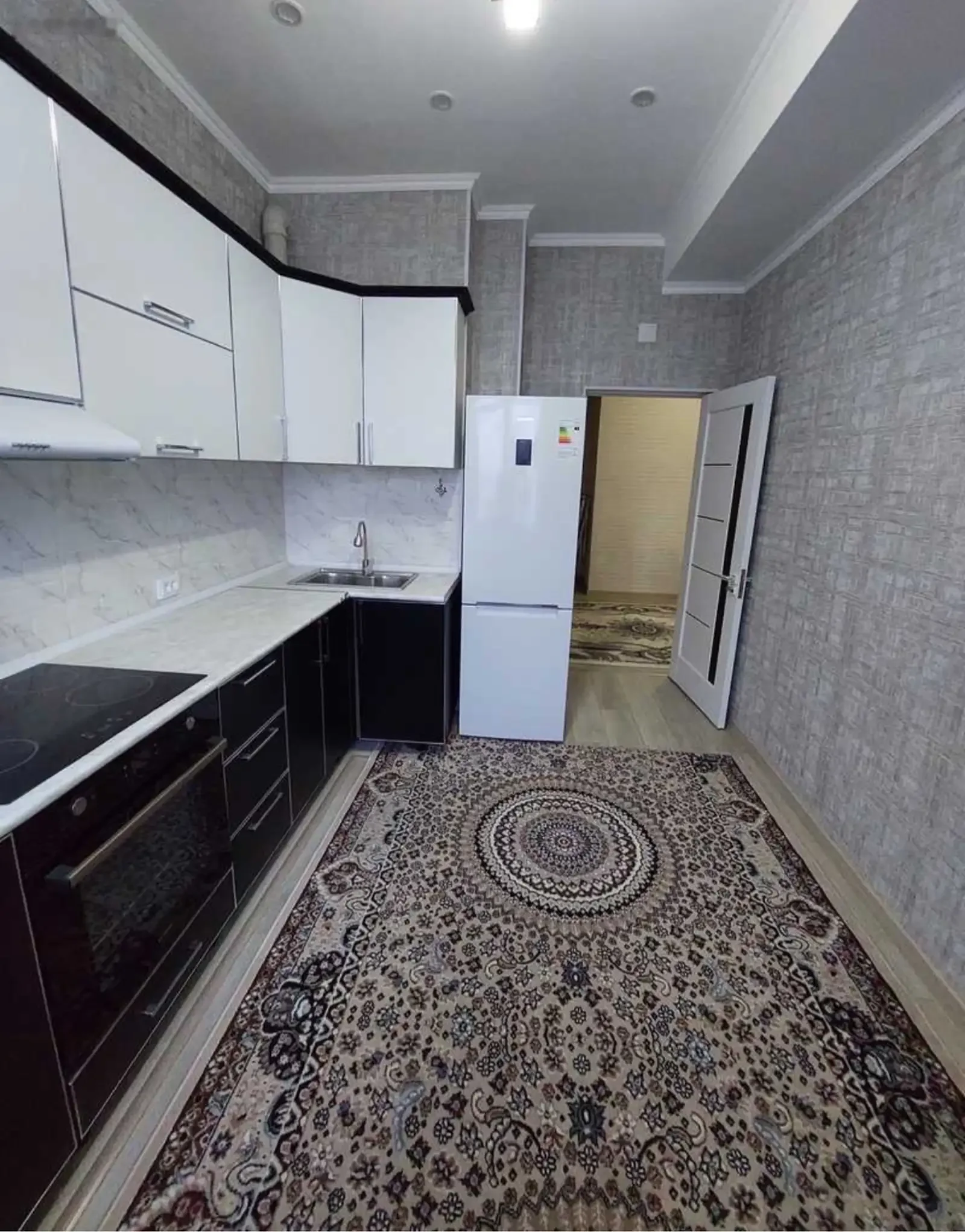 2-комн. квартира, 8 этаж, 65м², Караболо