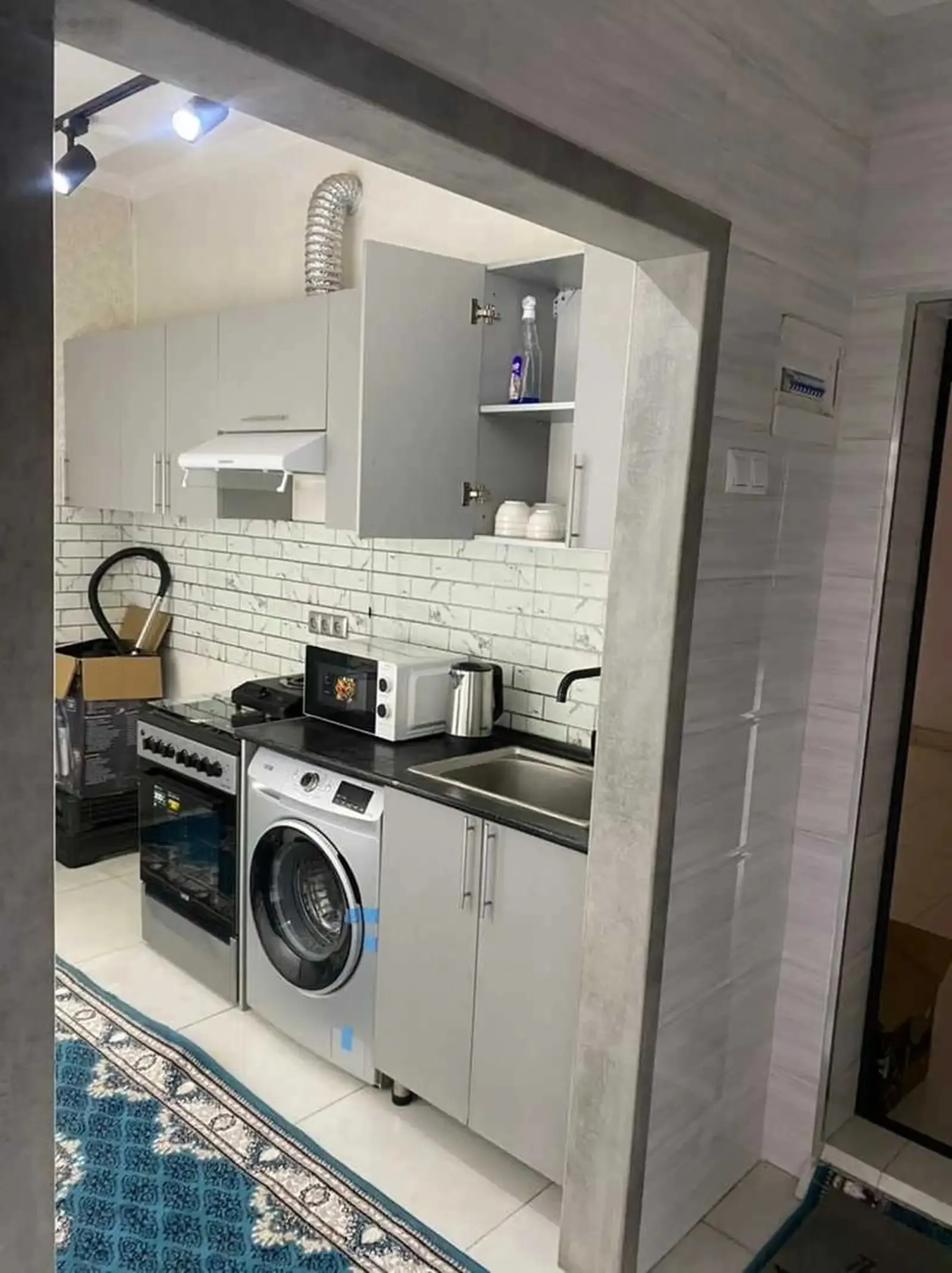 2-комн. квартира, 12 этаж, 53м², Шохмансур