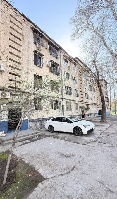 3-комн. квартира, 1 этаж, 76 м², Сино 103мкр Сияриен