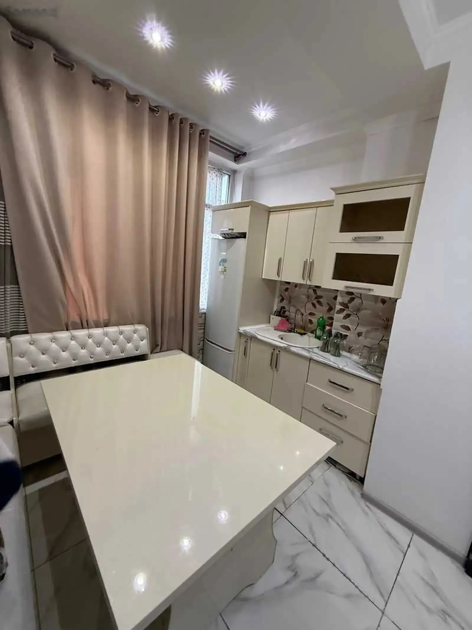 3-комн. квартира, 8 этаж, 120м², н.Фирдавси