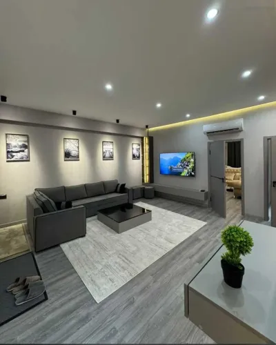 2-комн. квартира, 18 этаж, 78м², Голубой экран