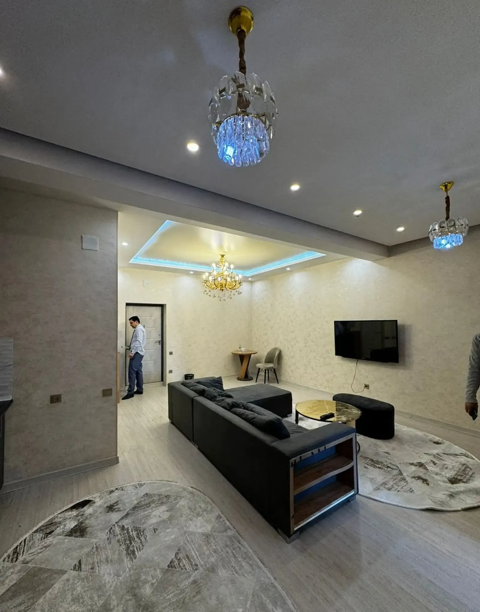 2-комн. квартира, 15 этаж, 90м², Овир