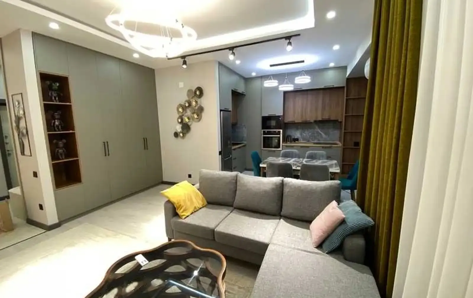 3-комн. квартира, 16 этаж, 76м², Шохмансур