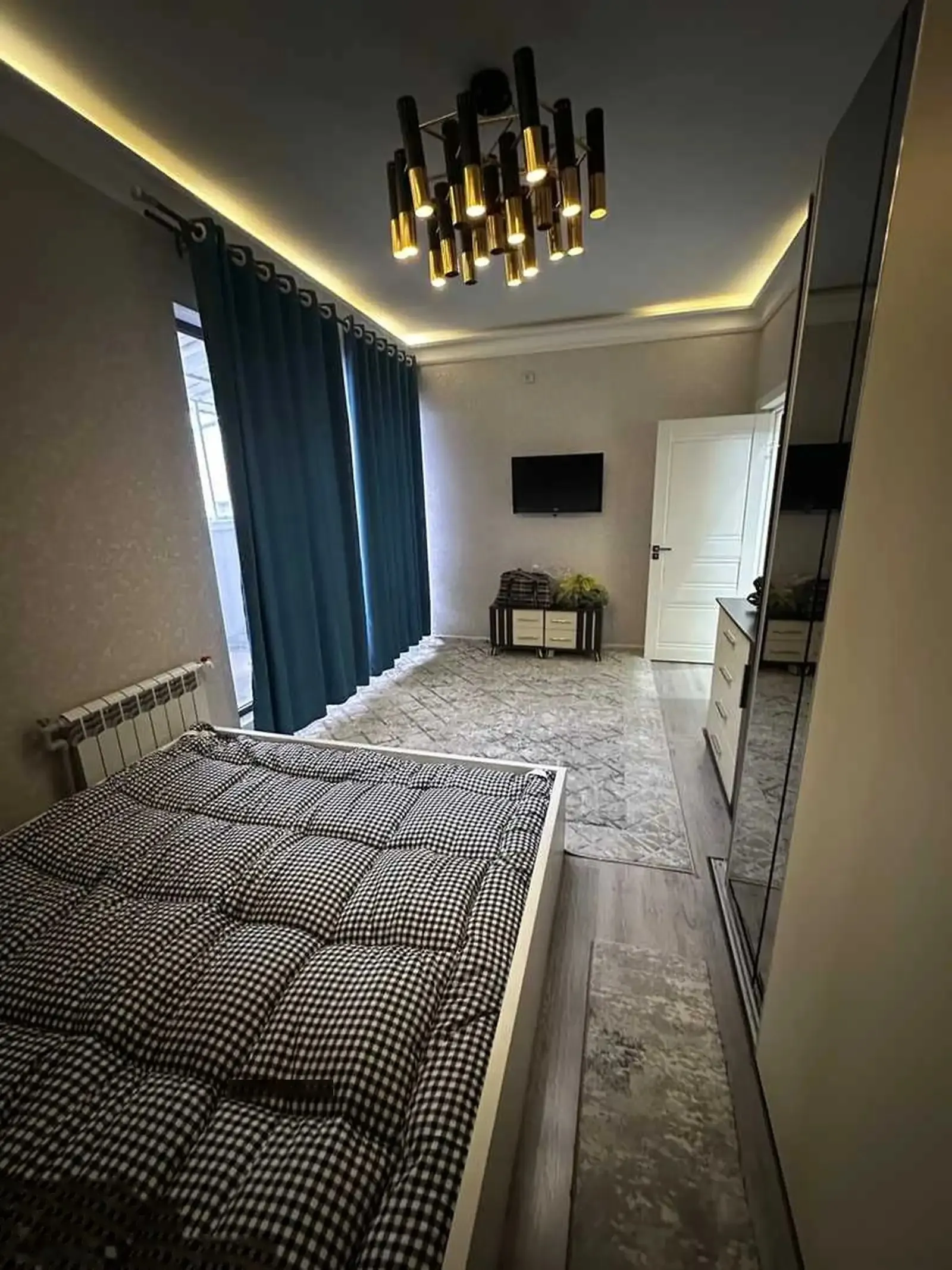 3-комн. квартира, 5 этаж, 125м², Цирк