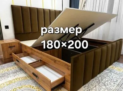 Двуспальная кровать с подъёмным механизмом