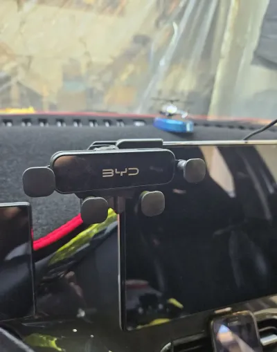 Держатель для телефона BYD E2
