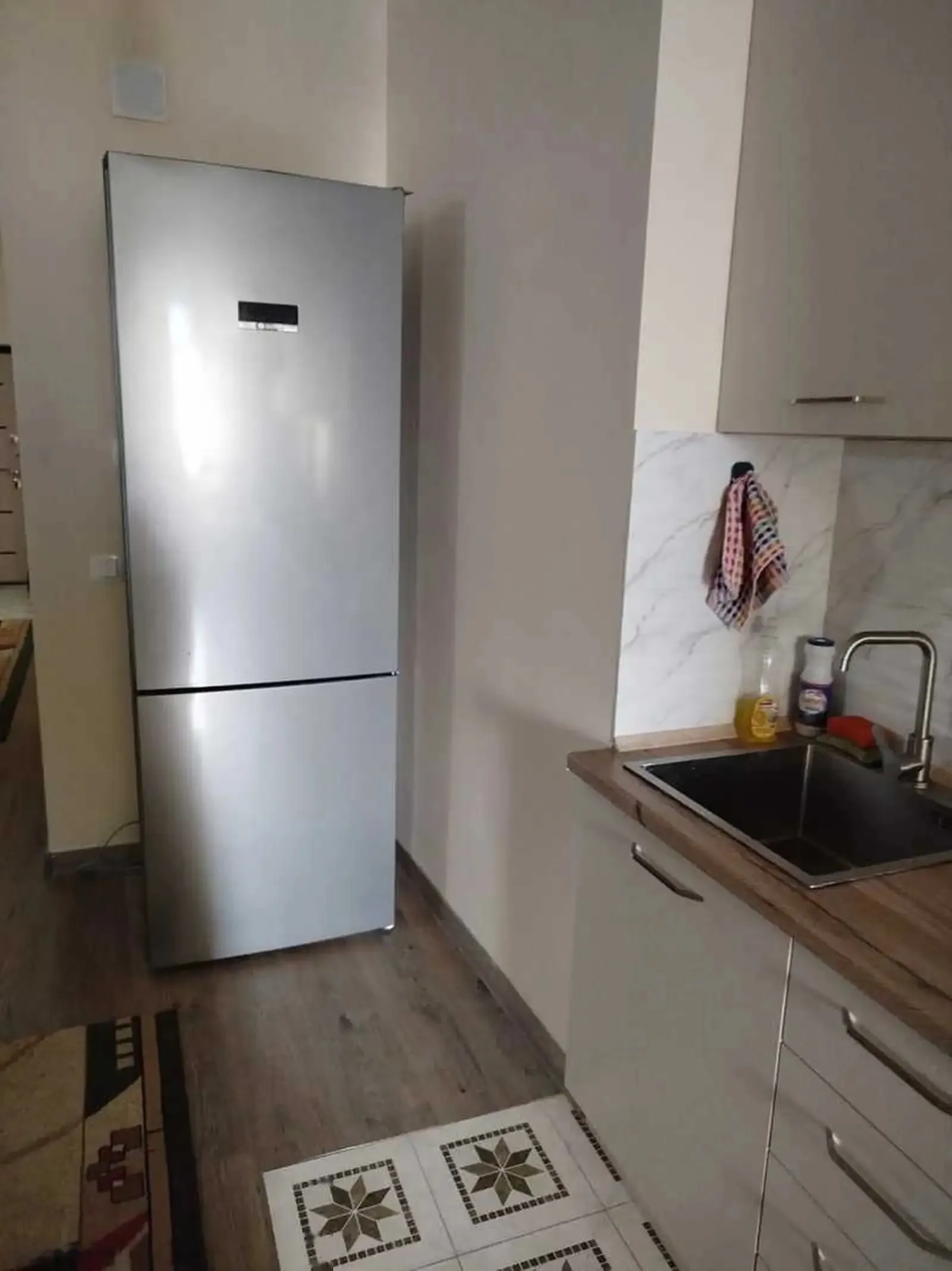 2-комн. квартира, 5 этаж, 100м², голубой экран