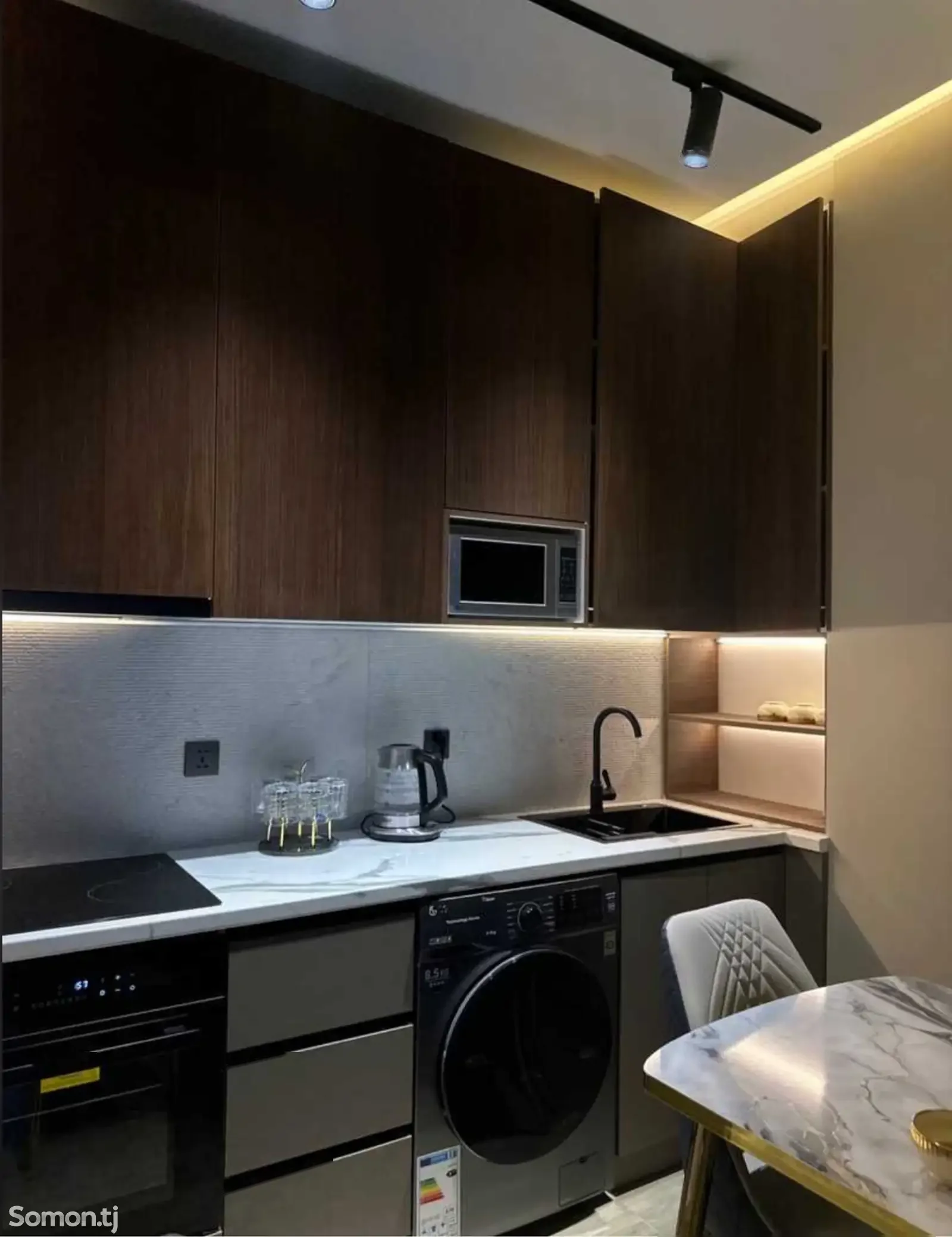 2-комн. квартира, 13 этаж, 60м², Овир гранд отель