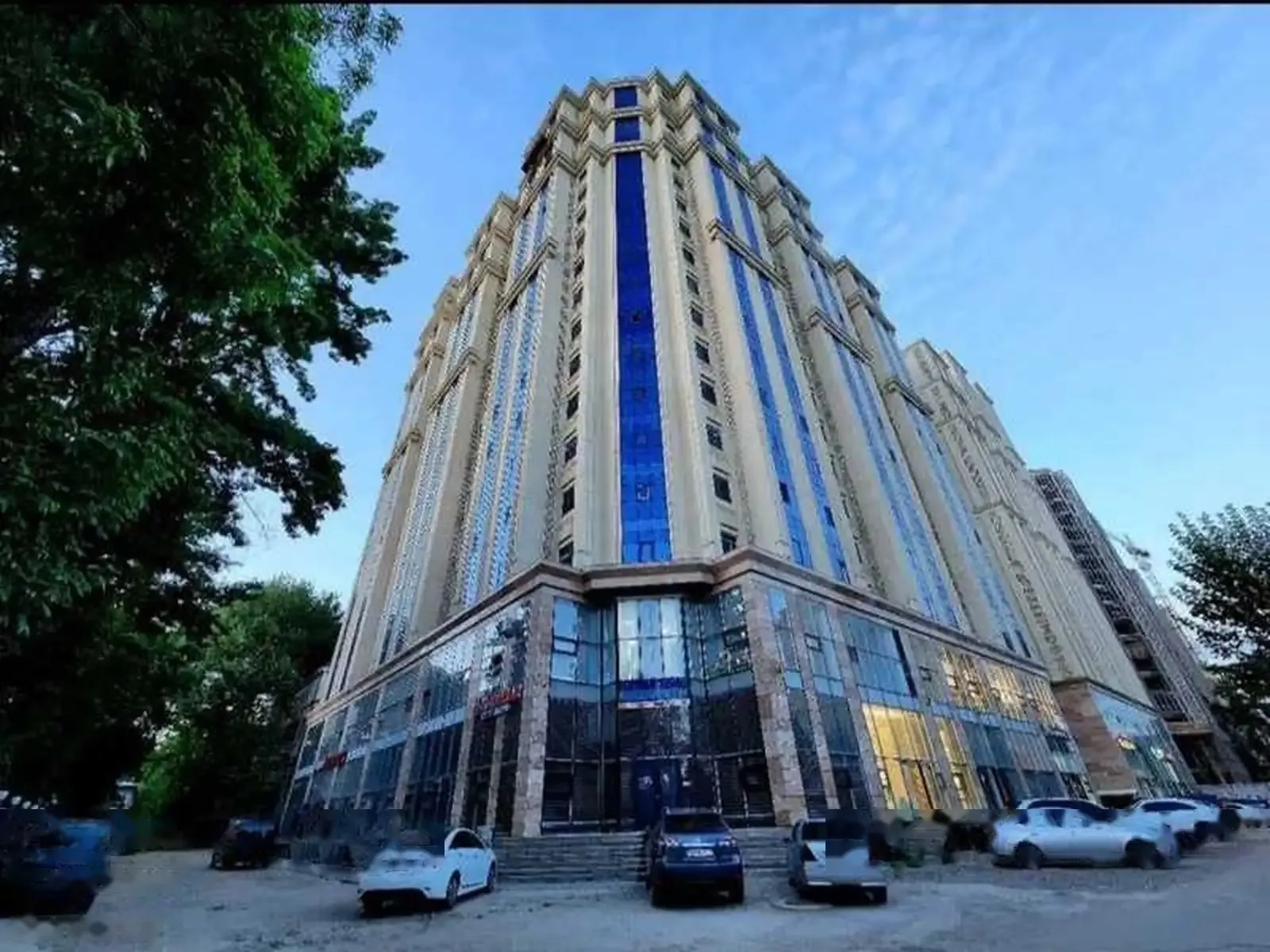 2-комн. квартира, 3 этаж, 80м², Голубой экран