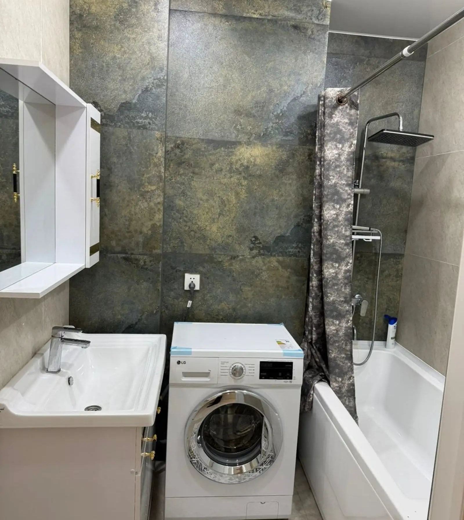3-комн. квартира, 4 этаж, 120м², Исмоили Сомони, Спартак, доми Ёвари Бурчи Анушервон