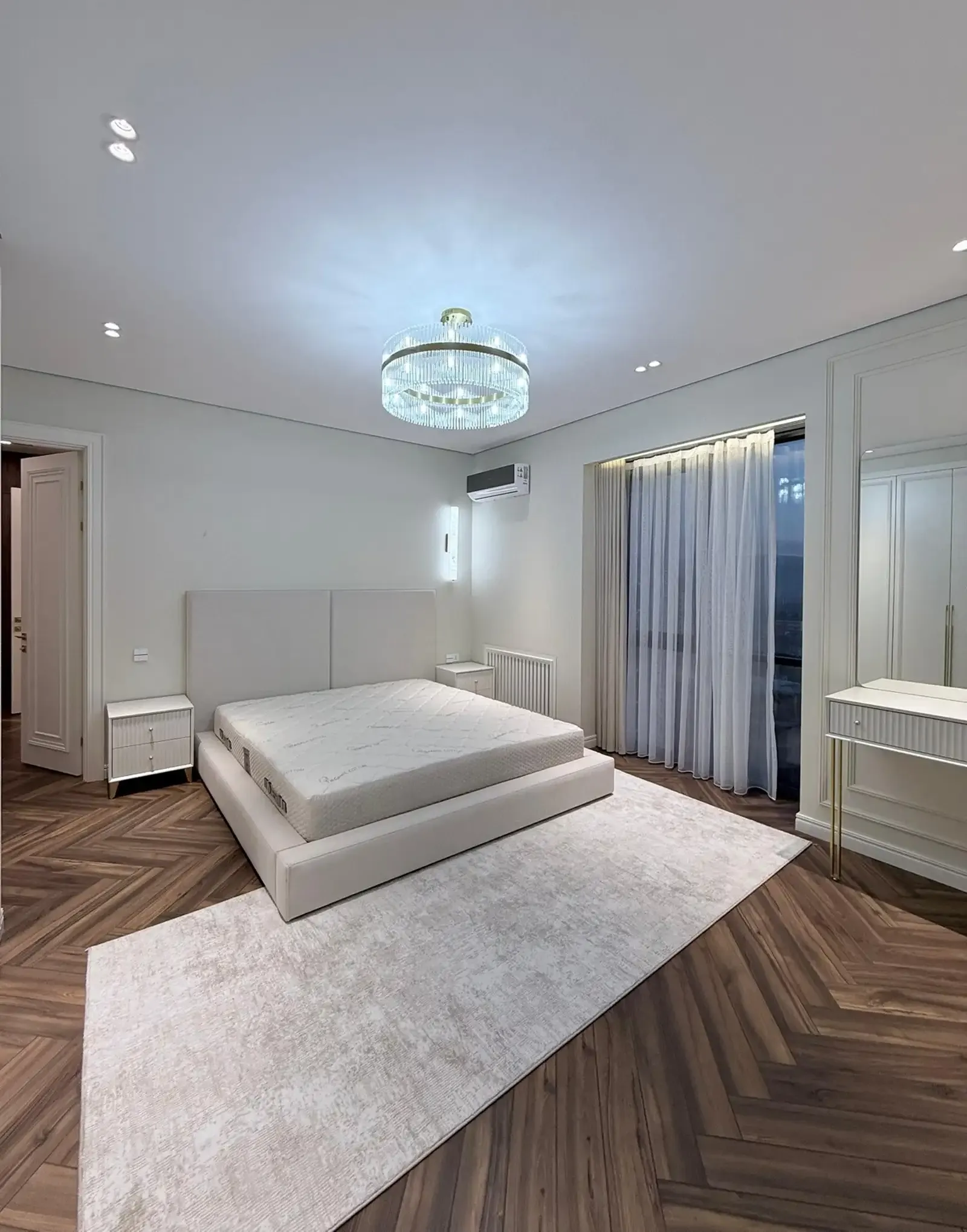 3-комн. квартира, 15 этаж, 137 м², Скорая, Чулочка