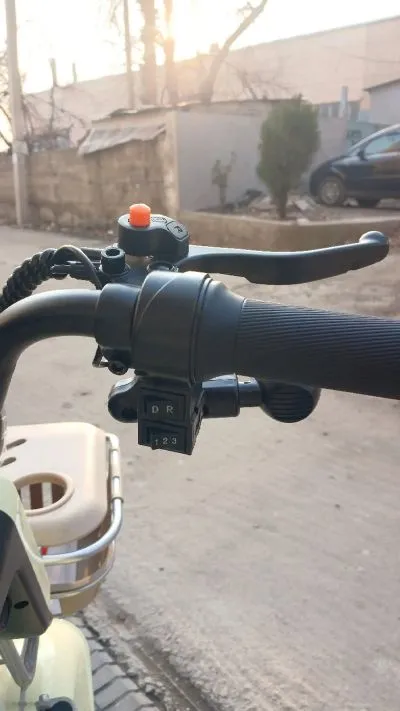Трёхколёсный скутер
