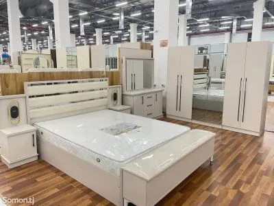 Спальный гарнитур