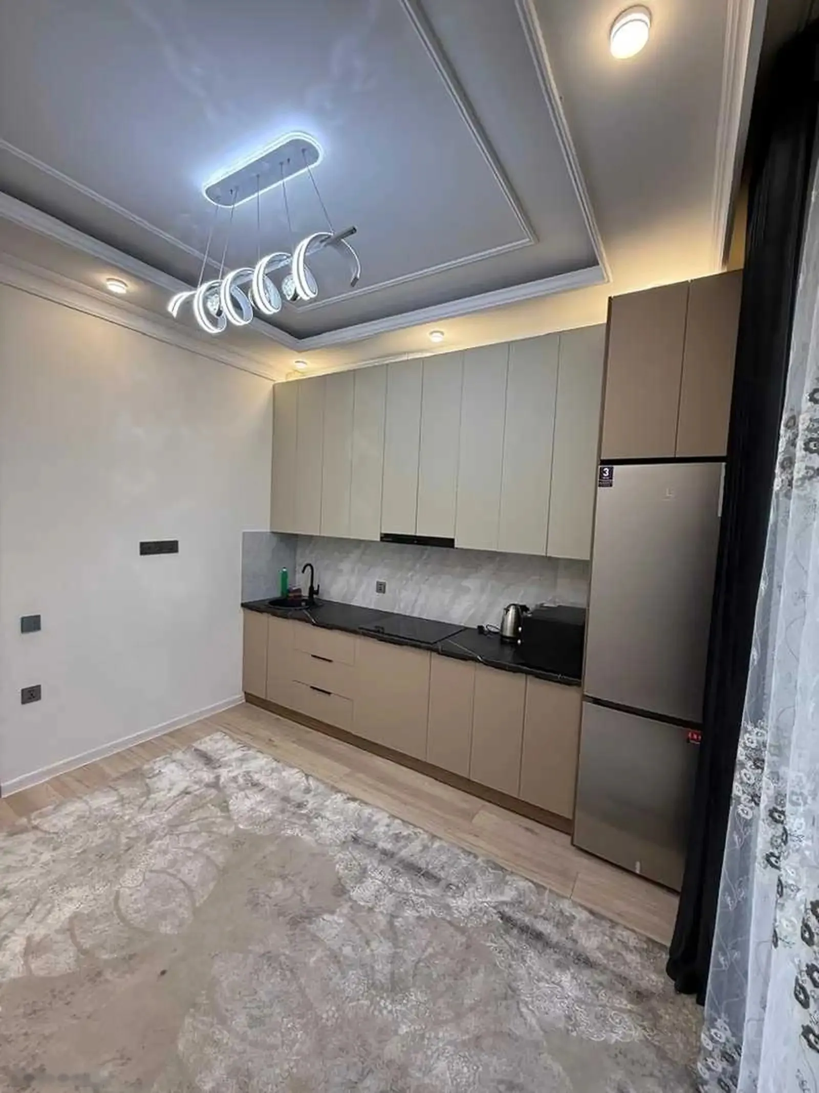 2-комн. квартира, 12 этаж, 90м², Шохмансур
