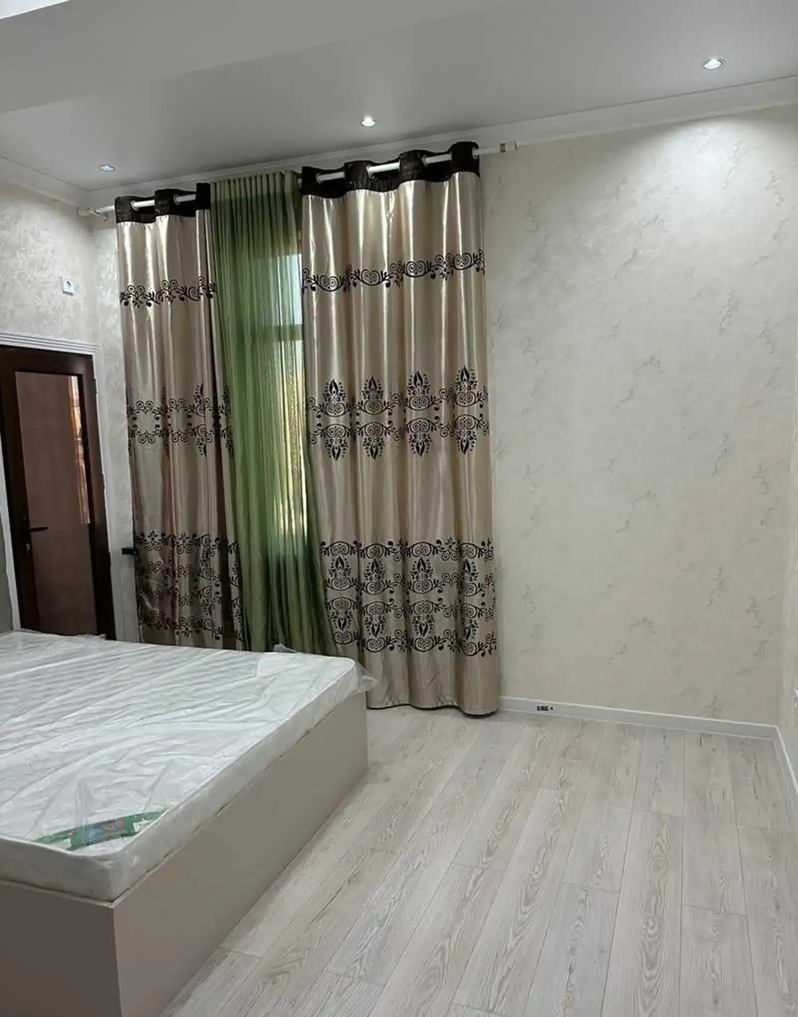 3-комн. квартира, 10 этаж, 80м², Аэропорт, чордома пеши DHL