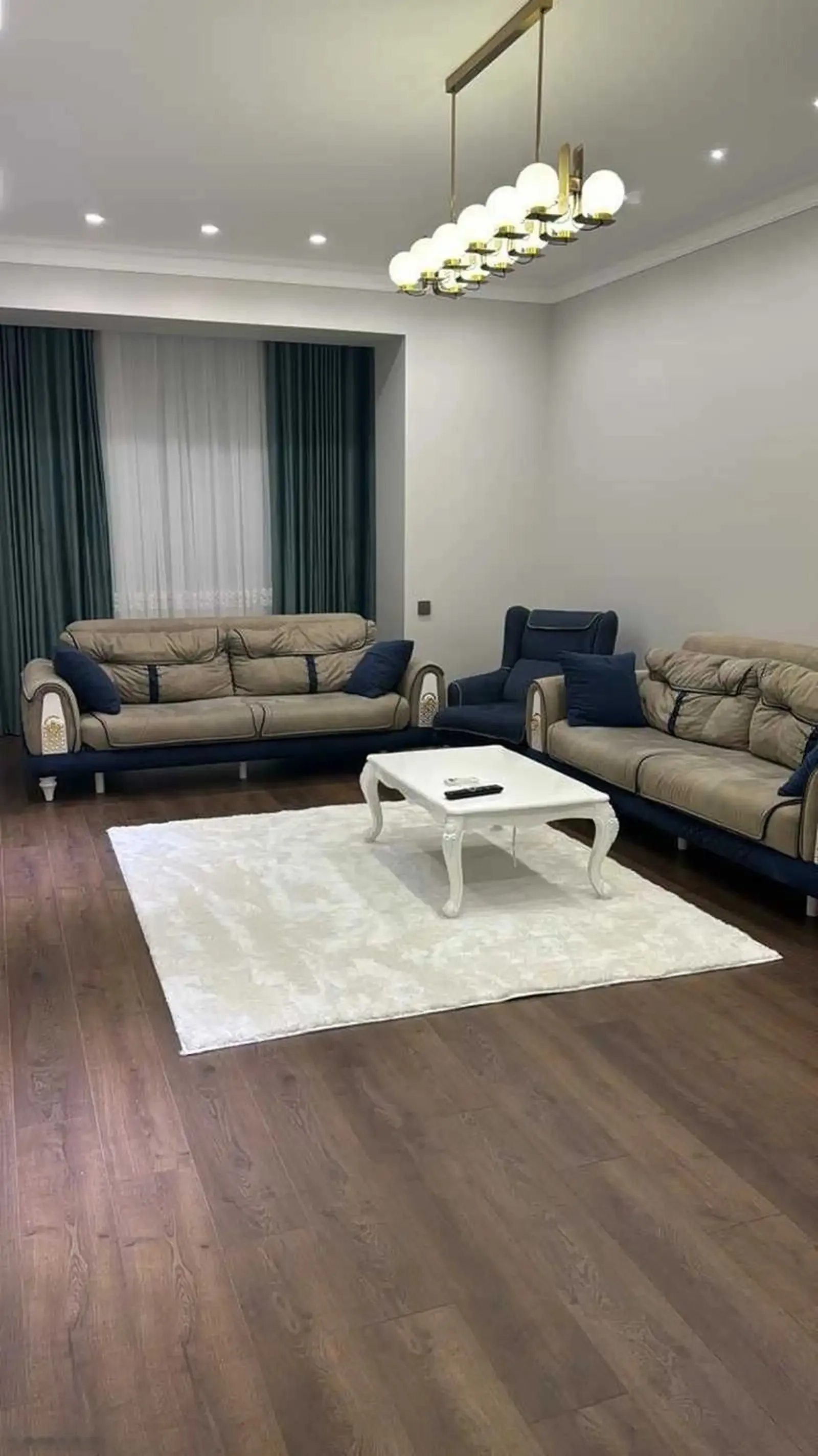 3-комн. квартира, 7 этаж, 101м², Цум доми Шох палас