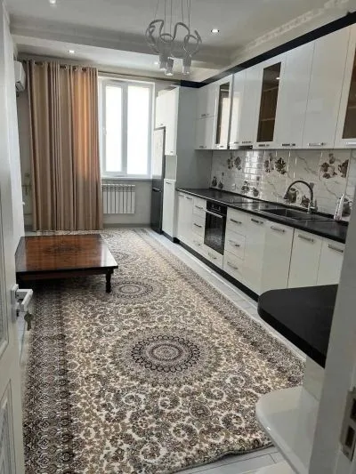 3-комн. квартира, 11 этаж, 117м², 82 мкр