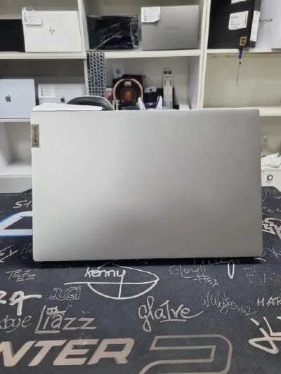 Ноутбук Lenovo AMD Ryzen 7 5700U 4.3 GHz 8 ядрно AMD RADEON 4GB 16gb/512gb