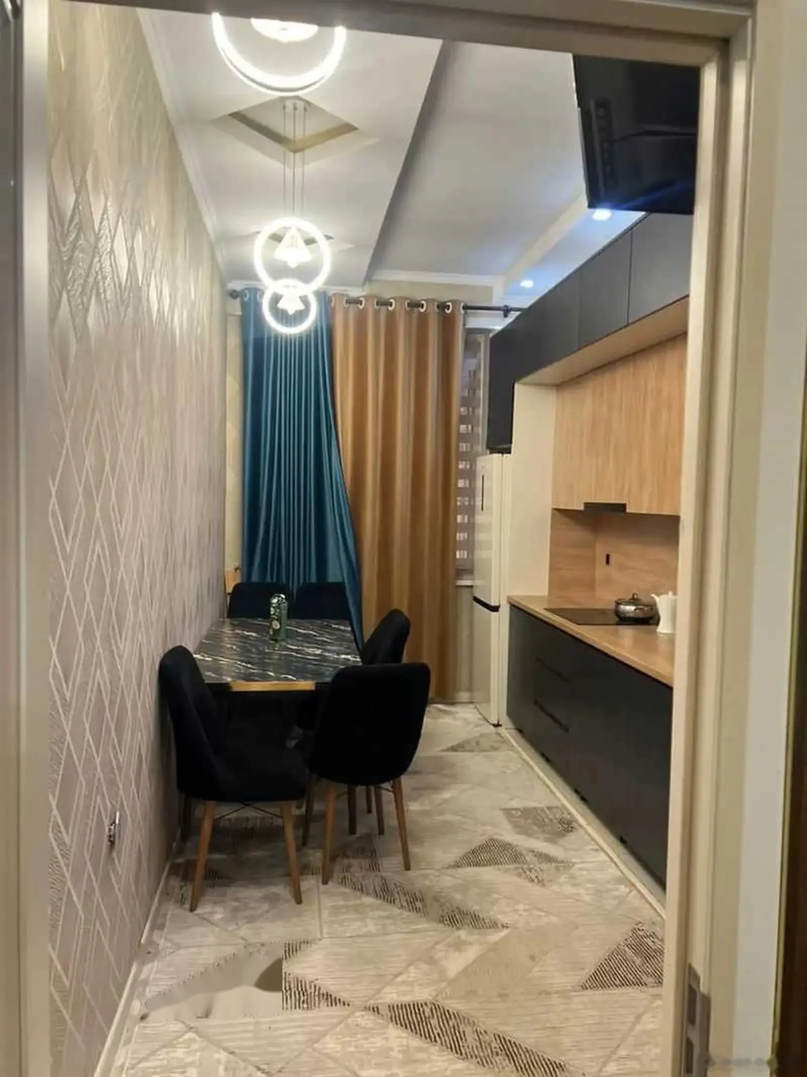 3-комн. квартира, 1 этаж, 100м², 82мкр