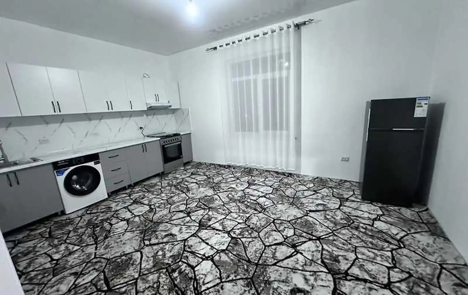4-комн. квартира, 2 этаж, 100м², Сино